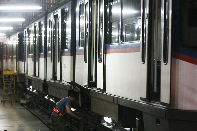 MRT-3, na-delay ang biyahe