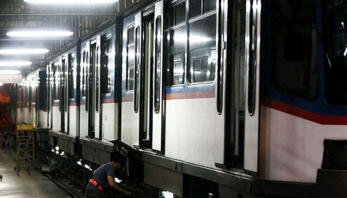 MRT train breaks down