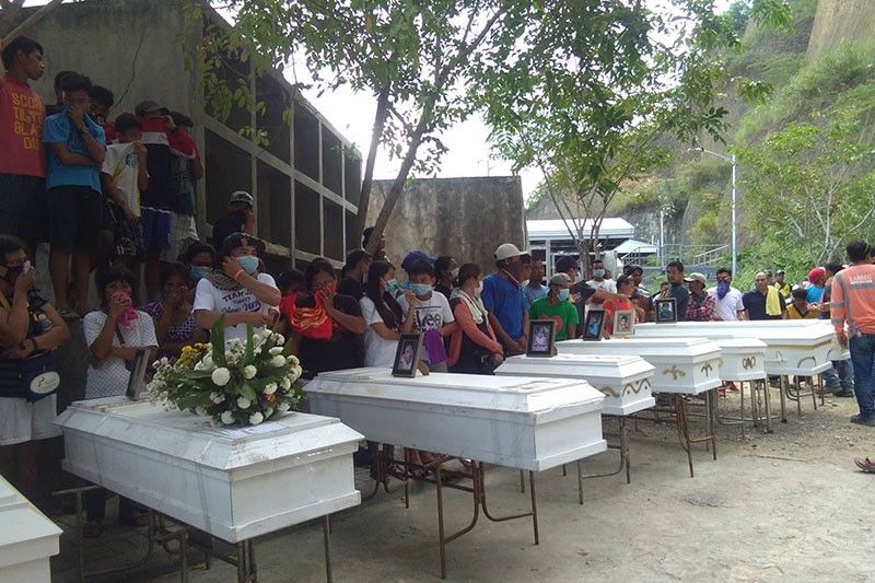 Naga landslide victims laid to rest