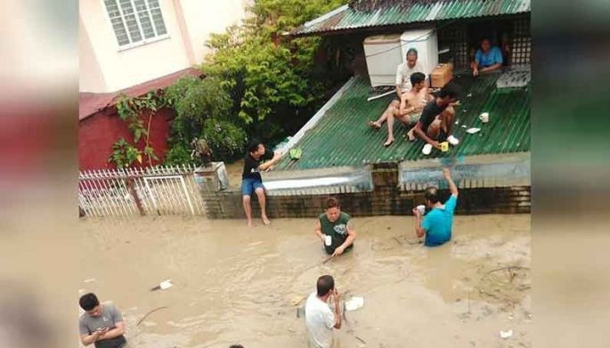 Flash flood hits 3 towns, city in Bulacan