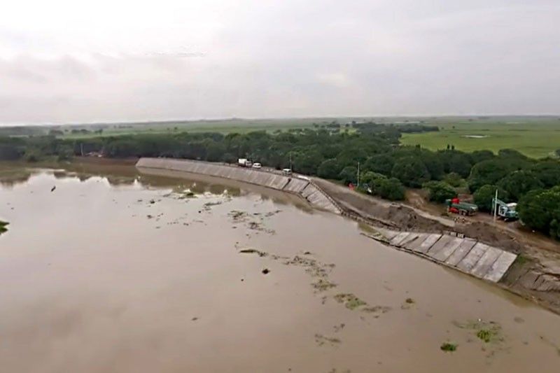 Flood control project  collapses before completion