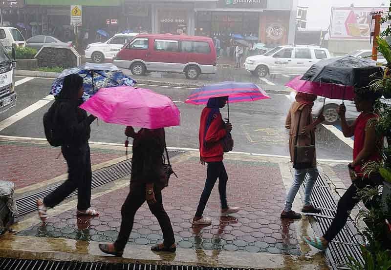 LPA to bring rains over weekend â�� PAGASA