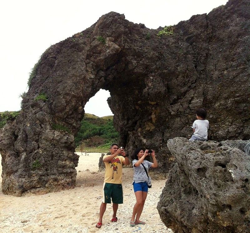 Sand extraction endangers Batanesâ�� tourist spot
