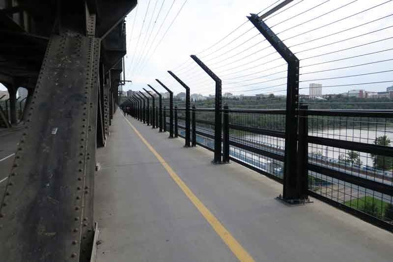 Cebu provincial board OKs suicide barriers on bridges