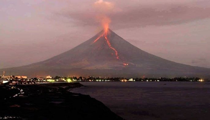 Mayon acting up anew