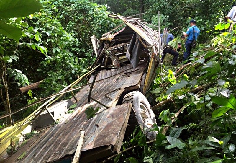 Jeepney plunges into Kalinga ravine; 14 dead