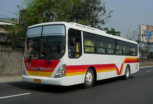 Bus hits van in Palawan; 3 dead