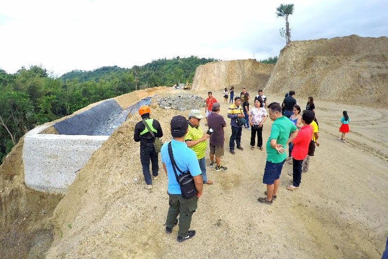 EMB-7, barangay execs stop â��illegal quarryingâ��