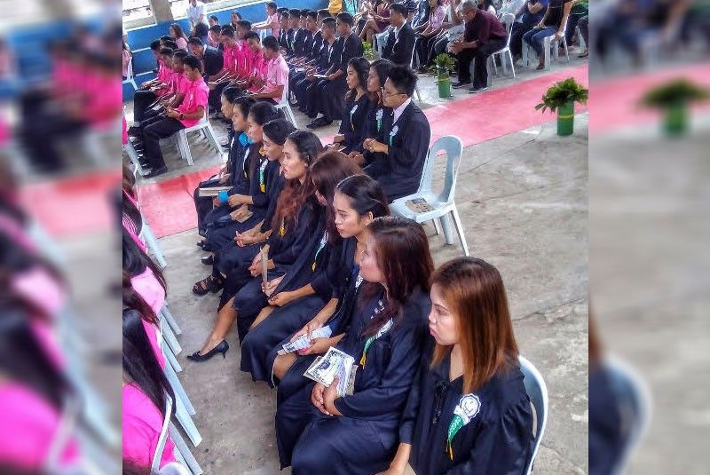43 graduate as 1st batch of K-12 completers