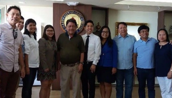 Osme&ntilde;a offers top Bar passers City Hall job
