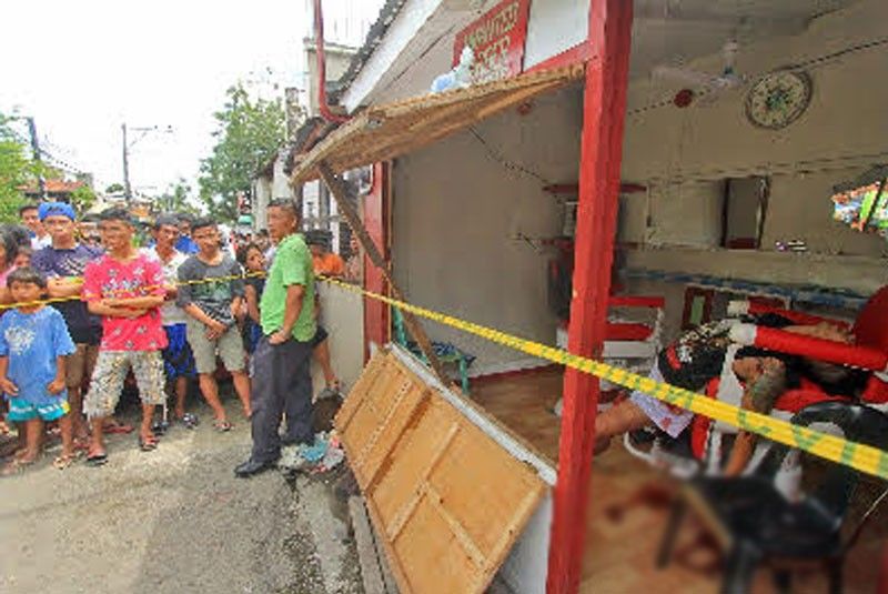 Man shot dead in barbershop