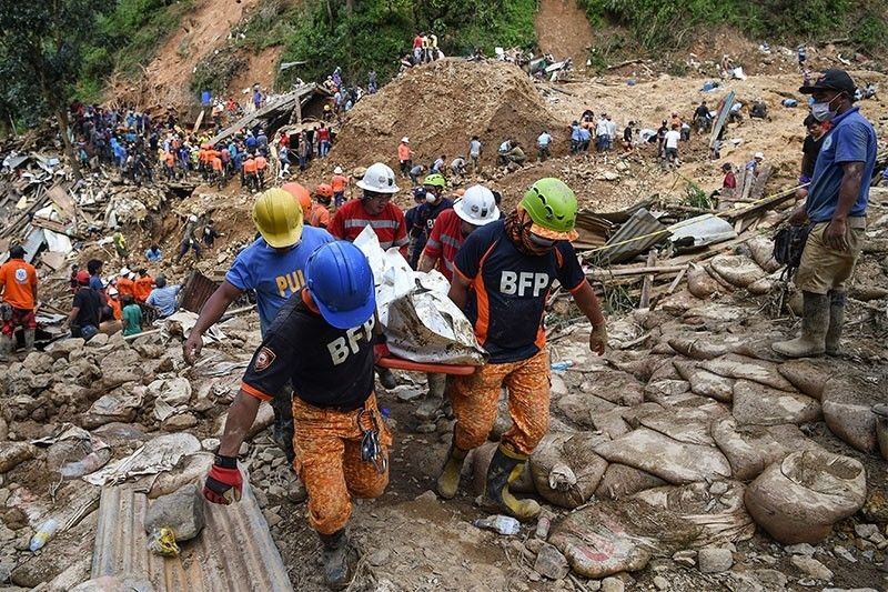 Itogon rescuers, residents ordered to leave landslide site