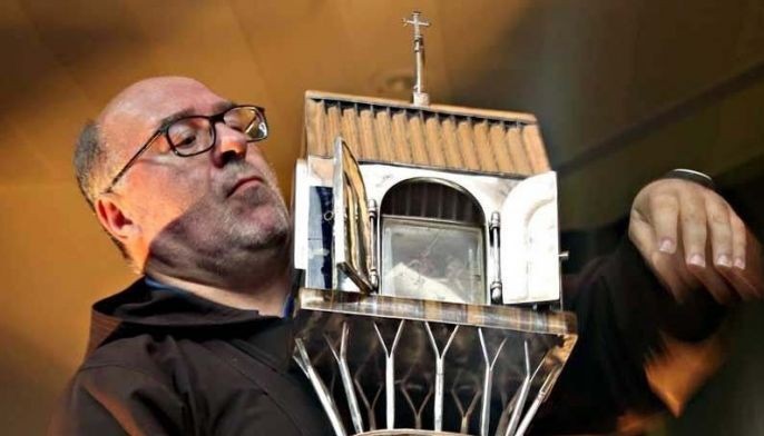 Public veneration of St. Padre Pio&rsquo;s relic in UST only &lsquo;overnight&rsquo;