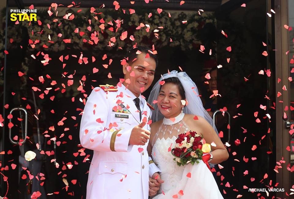 TINGNAN: 19 couples sa kasalang bayan ng PNP