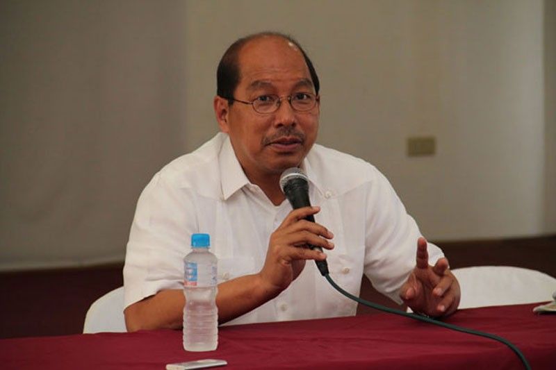 Noy, Abad ipakukulong