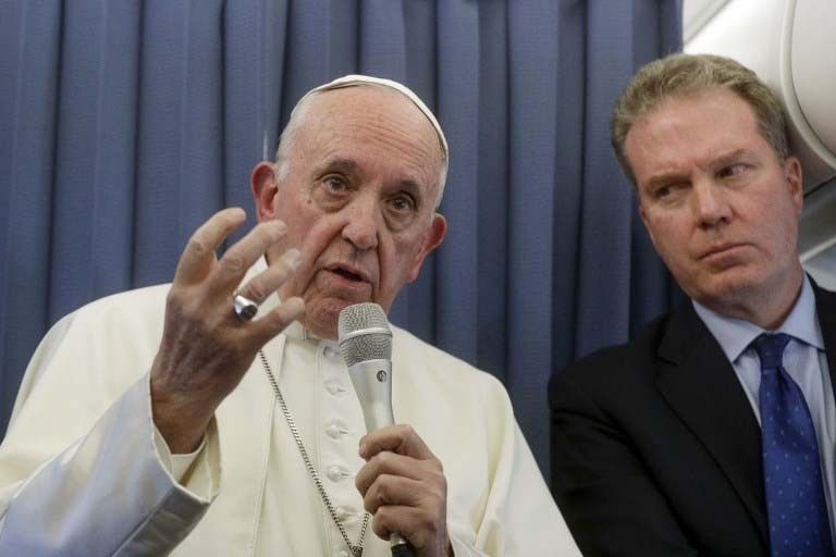 Pope says psychiatrists can help gay children and their parents