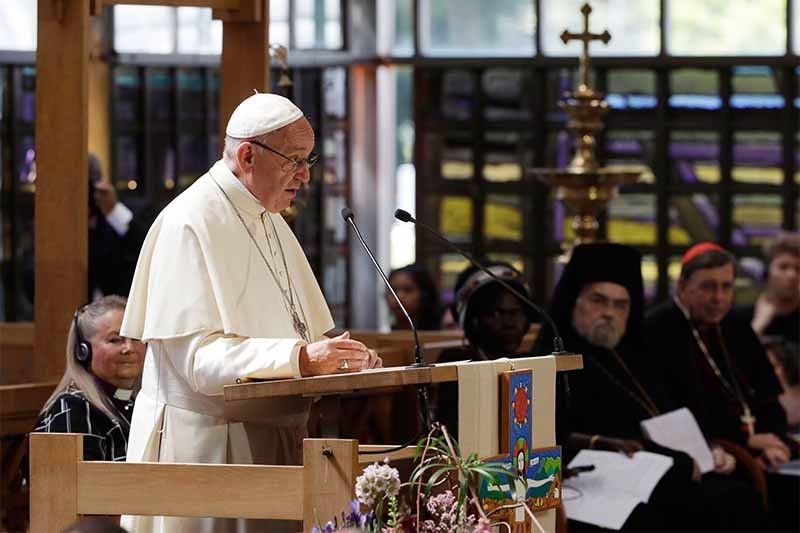 Pope, in Geneva, says Christians can work together on peace