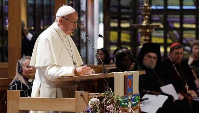 Pope, in Geneva, says Christians can work together on peace
