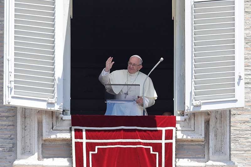 Pope denounces 'sterile hypocrisy' of anti-migrant policies
