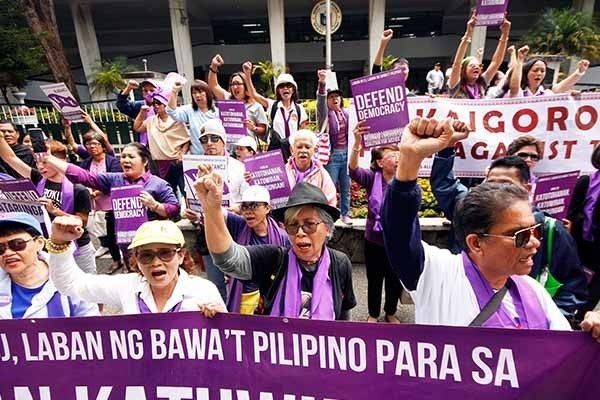 Sereno to attend oral arguments on her ouster petition