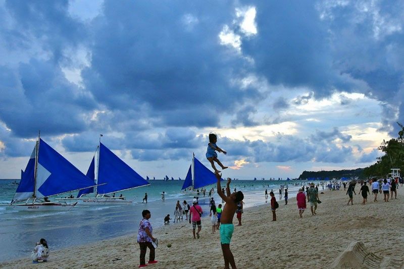 Senate probe sought on Boracay closure