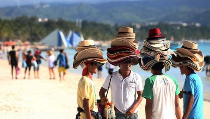 Boracay residents in no-build zones told to leave