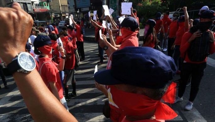 Government holds backchannel talks with Reds