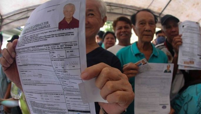 Unang araw  ng paghahain  ng CoCs sa  Comelec dagsa