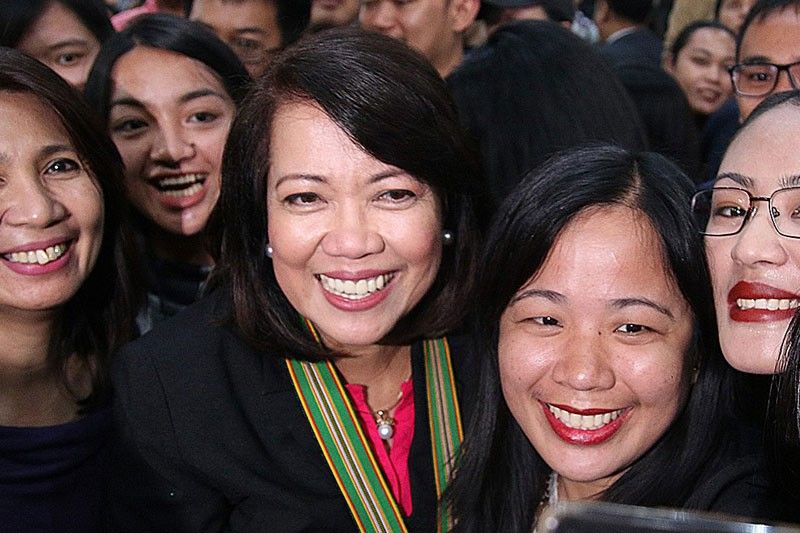 Lower court judges kay  Sereno: Mag-resign na