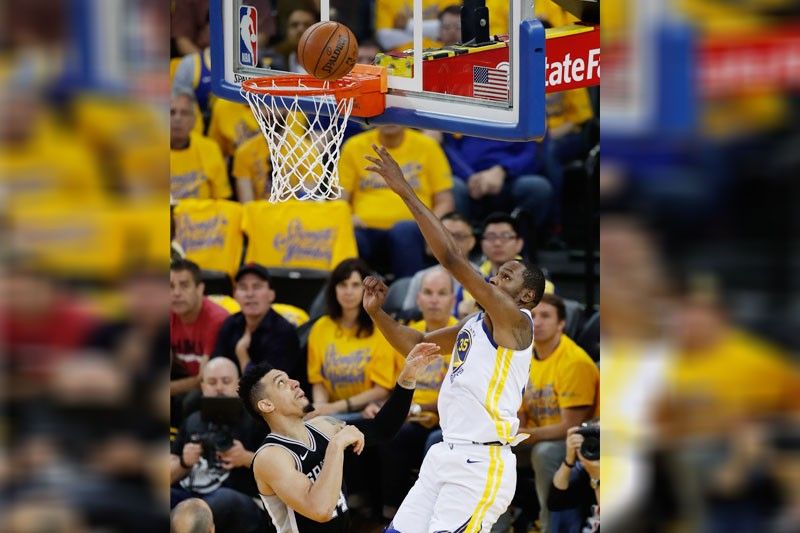 Curry-less Warriors  pinataob ang Spurs