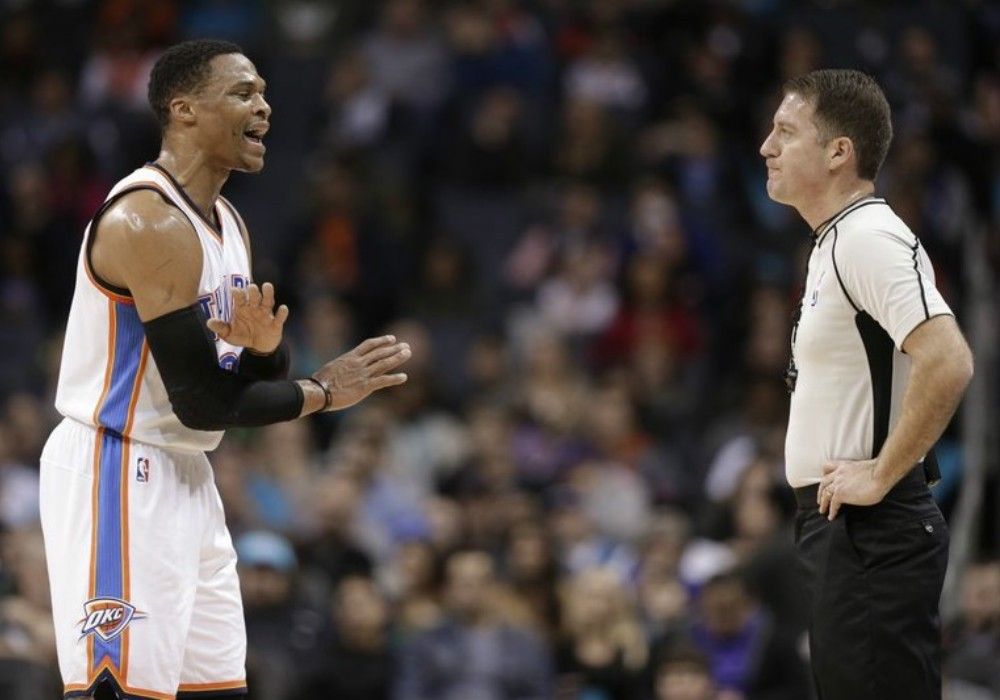 Westbrook gets a 'T' for hitting official in head with ball