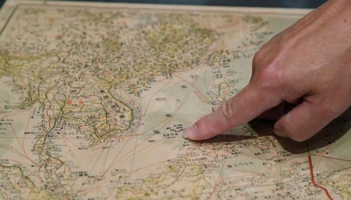 Philippines will not raise arbitral award in direct talks with China