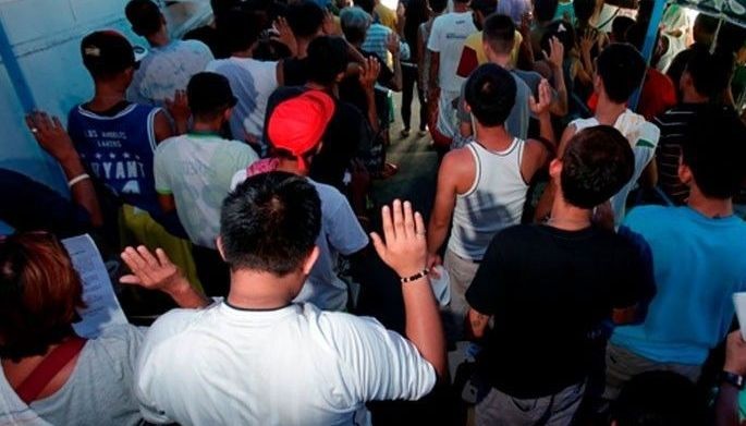 Enroll tour guides who use illegal drugs in rehab program