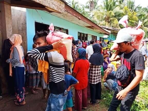 Displaced Basilan residents get relief supplies