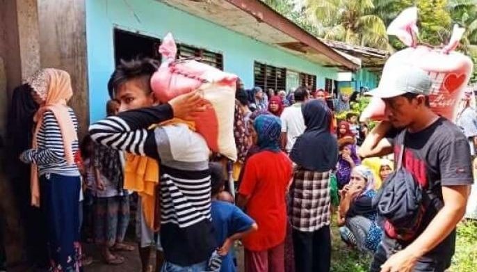 Displaced Basilan residents get relief supplies