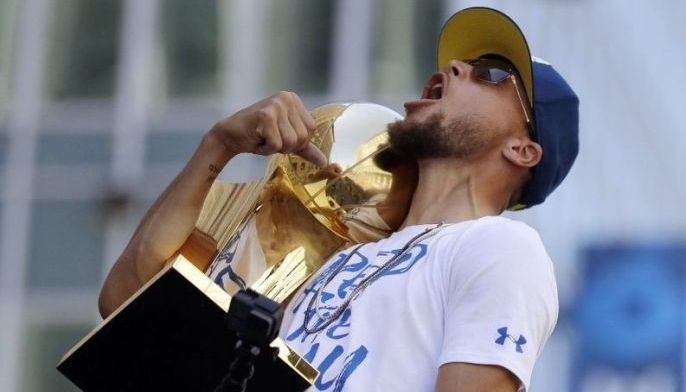 Oakland again celebrates NBA champion Warriors