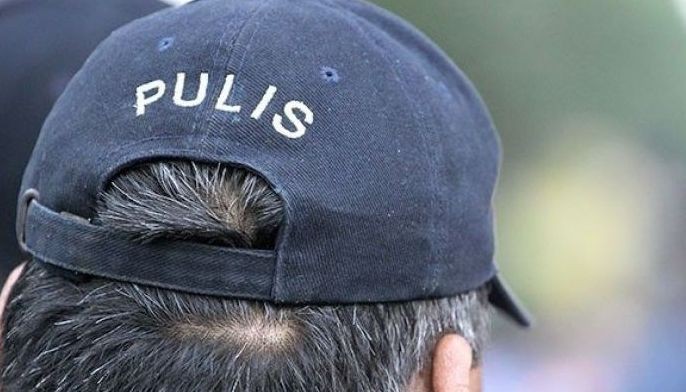Maangas na pulis na nag-viral, sinibak