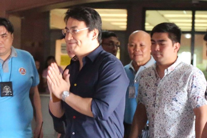 Bong Revilla abswelto sa plunder