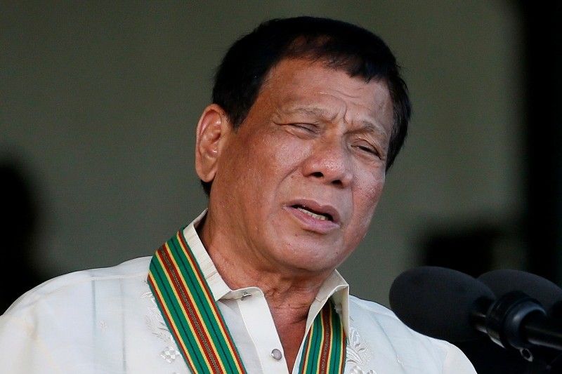 Duterte hindi magbibitiw