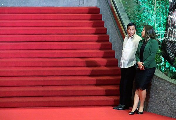 Honeylet hosts museum tour for spouses