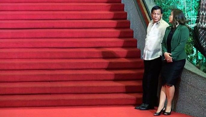 Honeylet hosts museum tour for spouses
