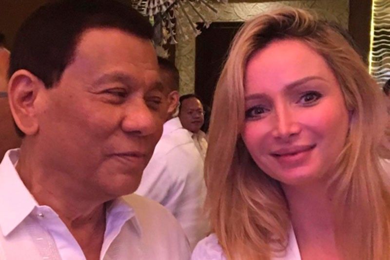 Pang-inis kay Kris? Pres. Digong nabighani sa ganda ng partner ni James Yap