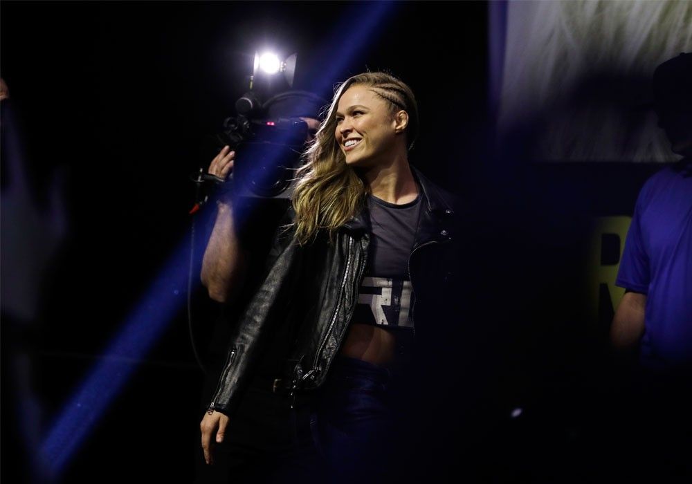 Ronda Rousey returns to reclaim her title belt at UFC 207