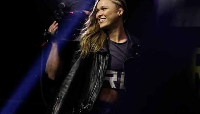 Ronda Rousey returns to reclaim her title belt at UFC 207