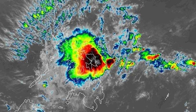 &lsquo;Samuel&rsquo; threatens to bring heavy rains over Visayas, Mindanao as it moves closer to land