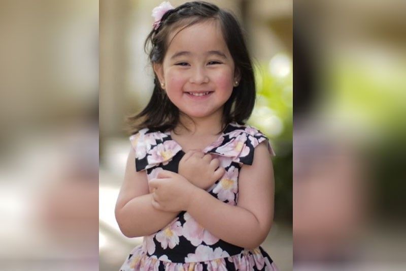 Picture ni Scarlet Belo ginagamit pambenta  ng isang produkto  sa mall