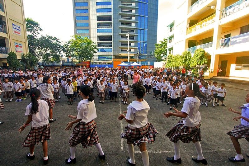 Classes in public schools begin: Smooth opening