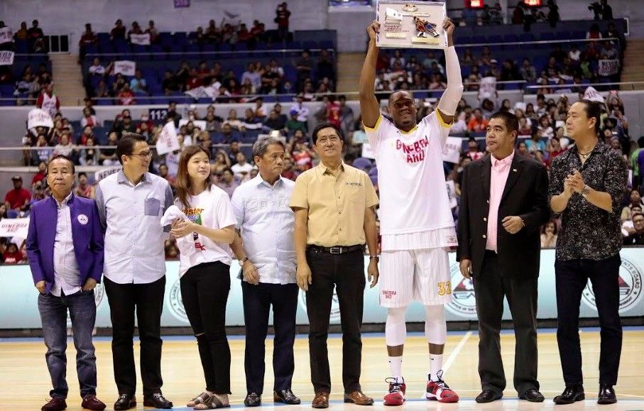 Ginebra's Brownlee finally cops PBA Best Import plum