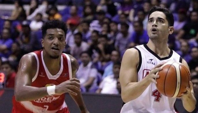Alaska stays hot, tames Phoenix for 3rd win