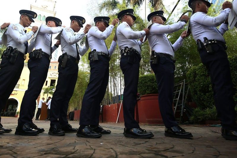 PNP reminds malls: 'No costumes for security guards'